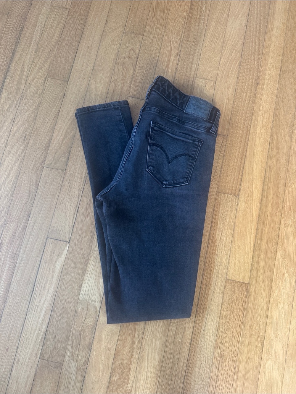 Levi’s Women’s 711 Skinny Jeans